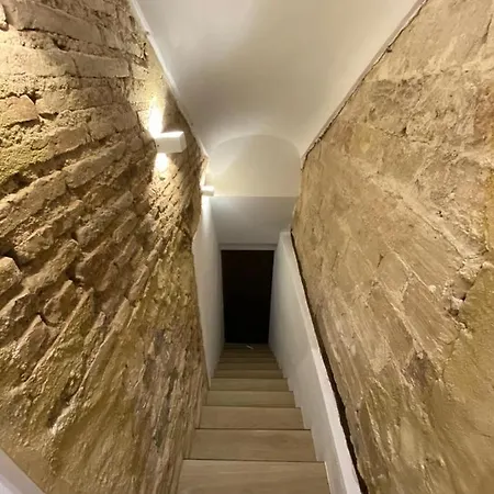 Lineros Apartman *